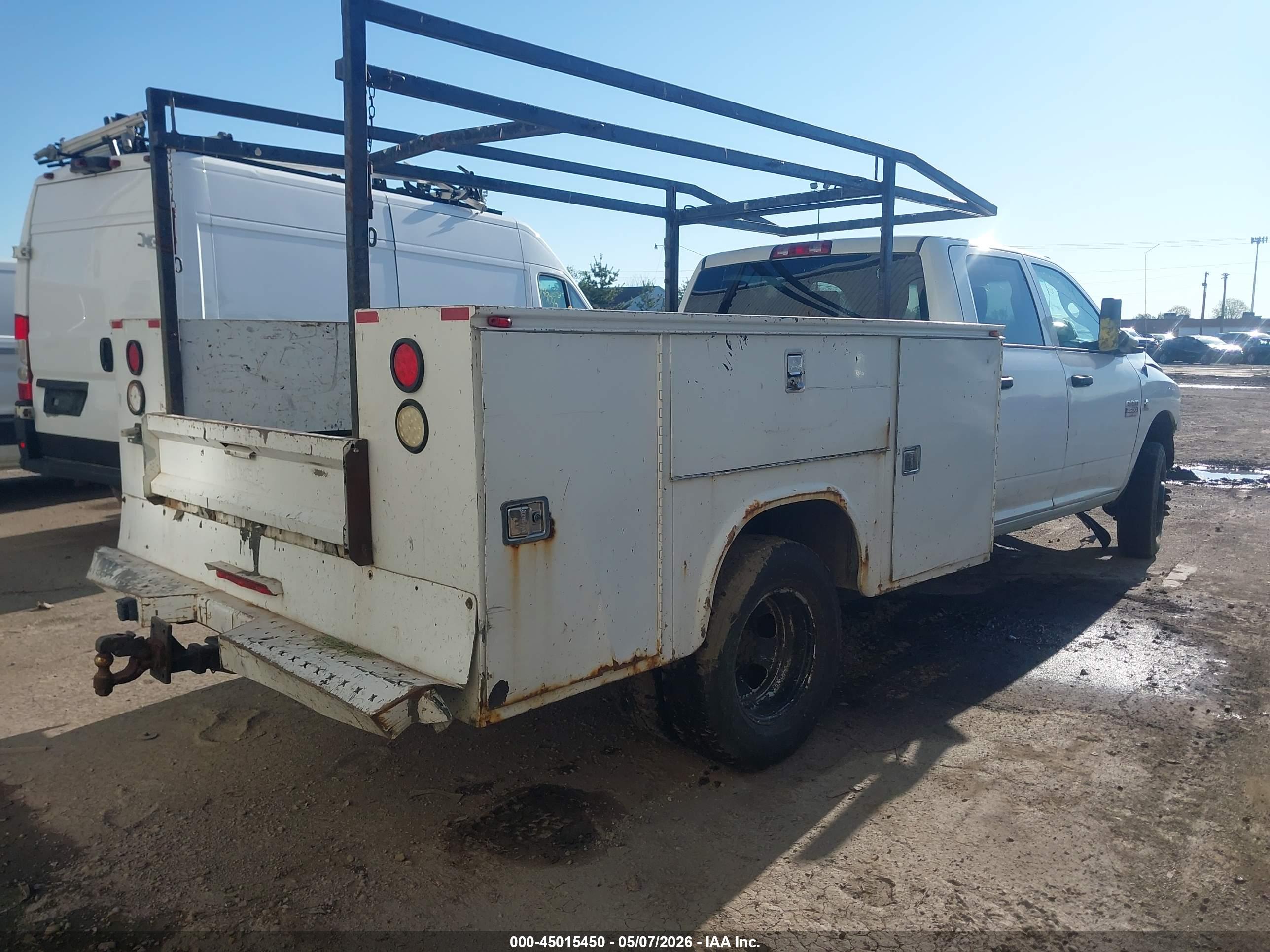 2011 RAM Ram Chassis Cab — VIN 3D6WZ4CL3BG636109 — photo 4